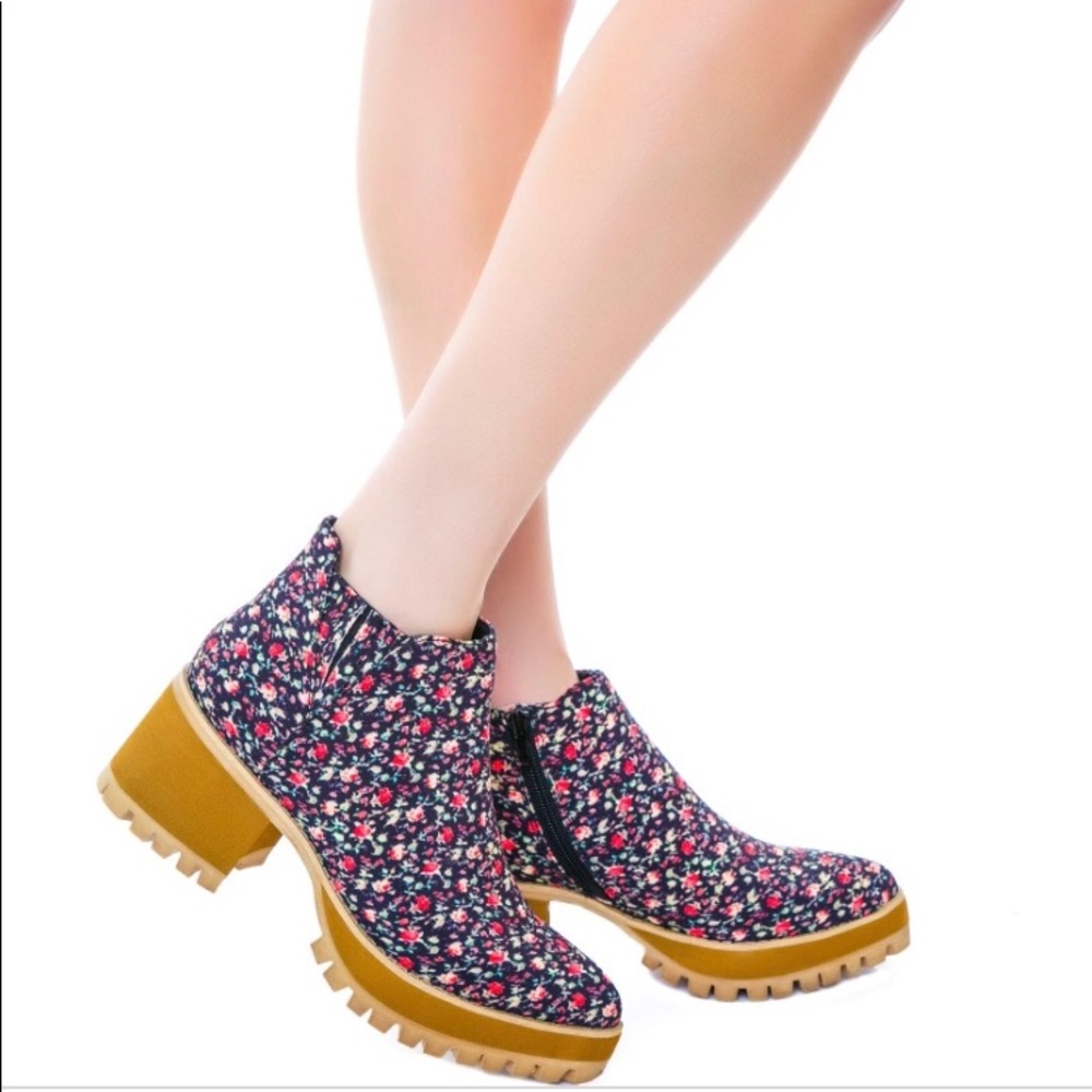 YRU floral boots